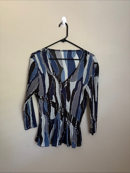 Source Unknown Tops - Women’s Blue Patterned V-Neck Long Sleeve Sequined Blouse